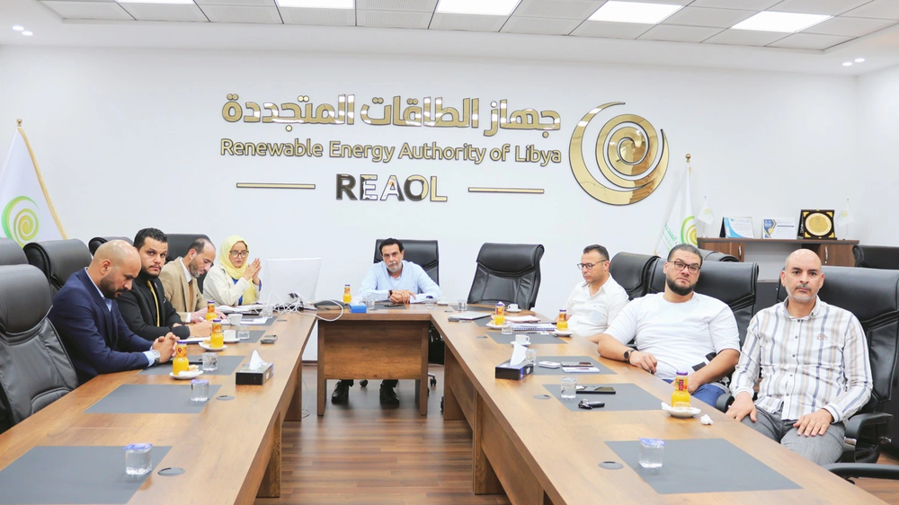 شركة الطاقات المتجددة القابضة تبحث التعاون مع شركة IFRI-SOL التونسية لتطوير مشاريع الطاقة المتجددة